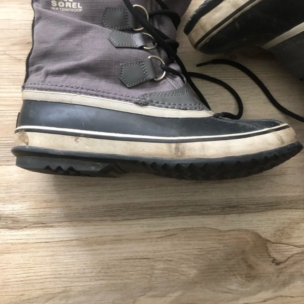 Sorel Black and Gray Boots with Shearling Trim - Picture 3 of 11